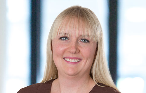 Ihre Zahnärztin in Moers Laura Bueskens Ihre Zahnärztin in Moers Laura Bueskens